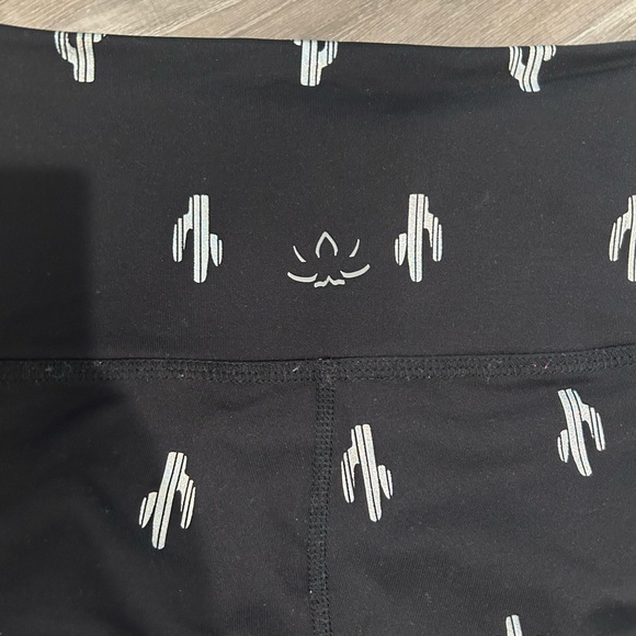 Beyond Yoga Leggings with Foil Cactus Design - Picture 4 of 6